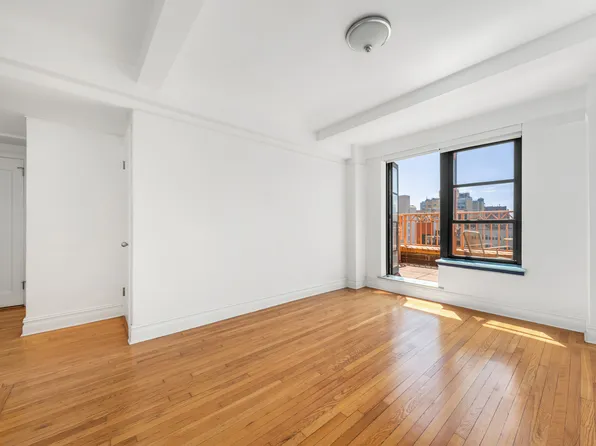 235 East 22nd Street image 8 of 10