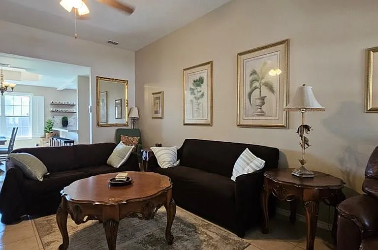 4951 Daffodil Dr — Photo 2
