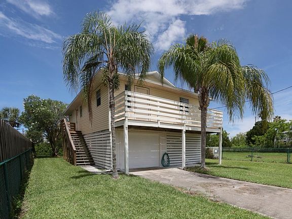 Front of house with balcony