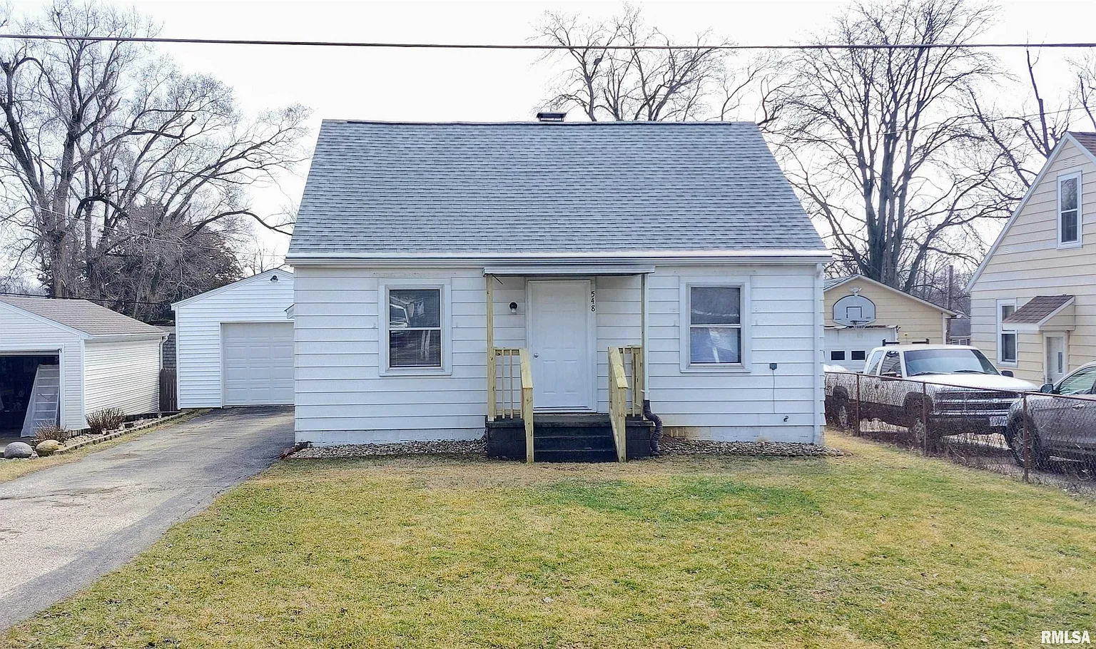 548 Dempsey St photo 1