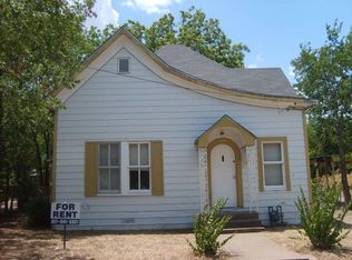 309 N Walnut St, Cleburne, TX 76033