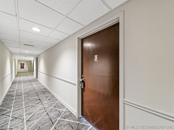 3rd image of 410 W 7th St APT 1422