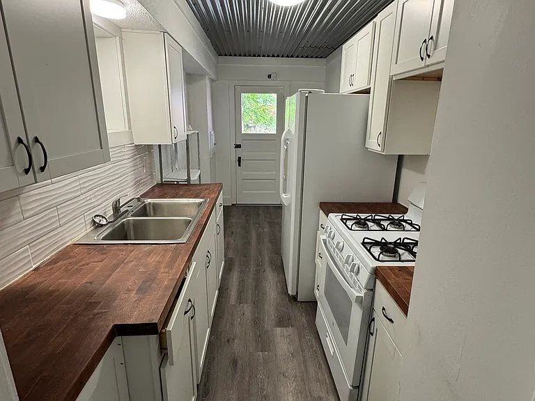 3127 Brighton Rd — Photo 12