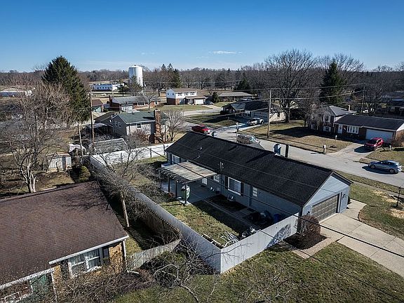 2nd image of 1606 Parkdale Dr