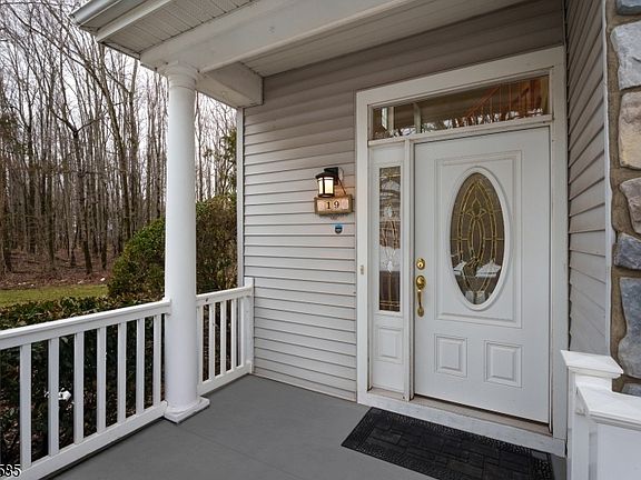 2nd image of 19 Rider Terrace