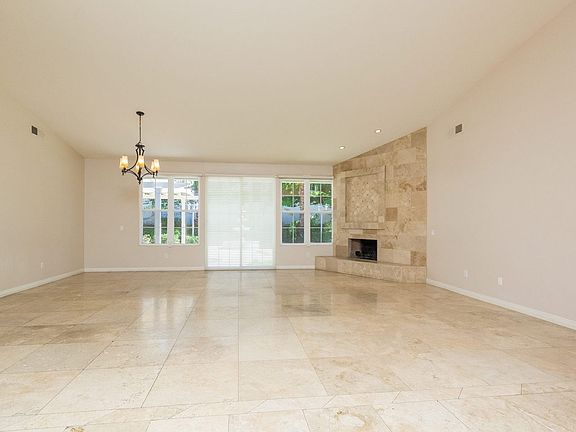3rd image of 1072 Acero St