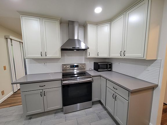 3rd image of 609 N Capitol Ave APT 141
