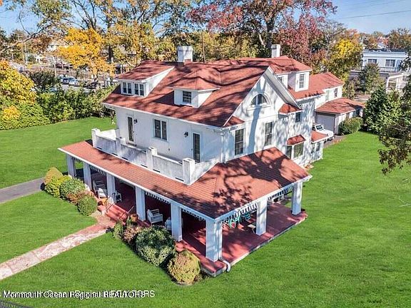 2nd image of 304 Lake Dr