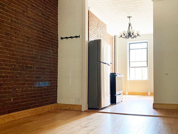 5th image of 212 Huron St #3A