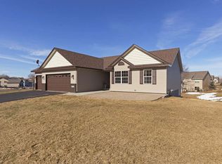 2601 Rocky Meadow Ln, Mayer, MN 55360