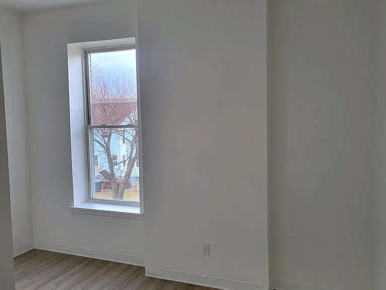 585 North St #6 — Photo 6