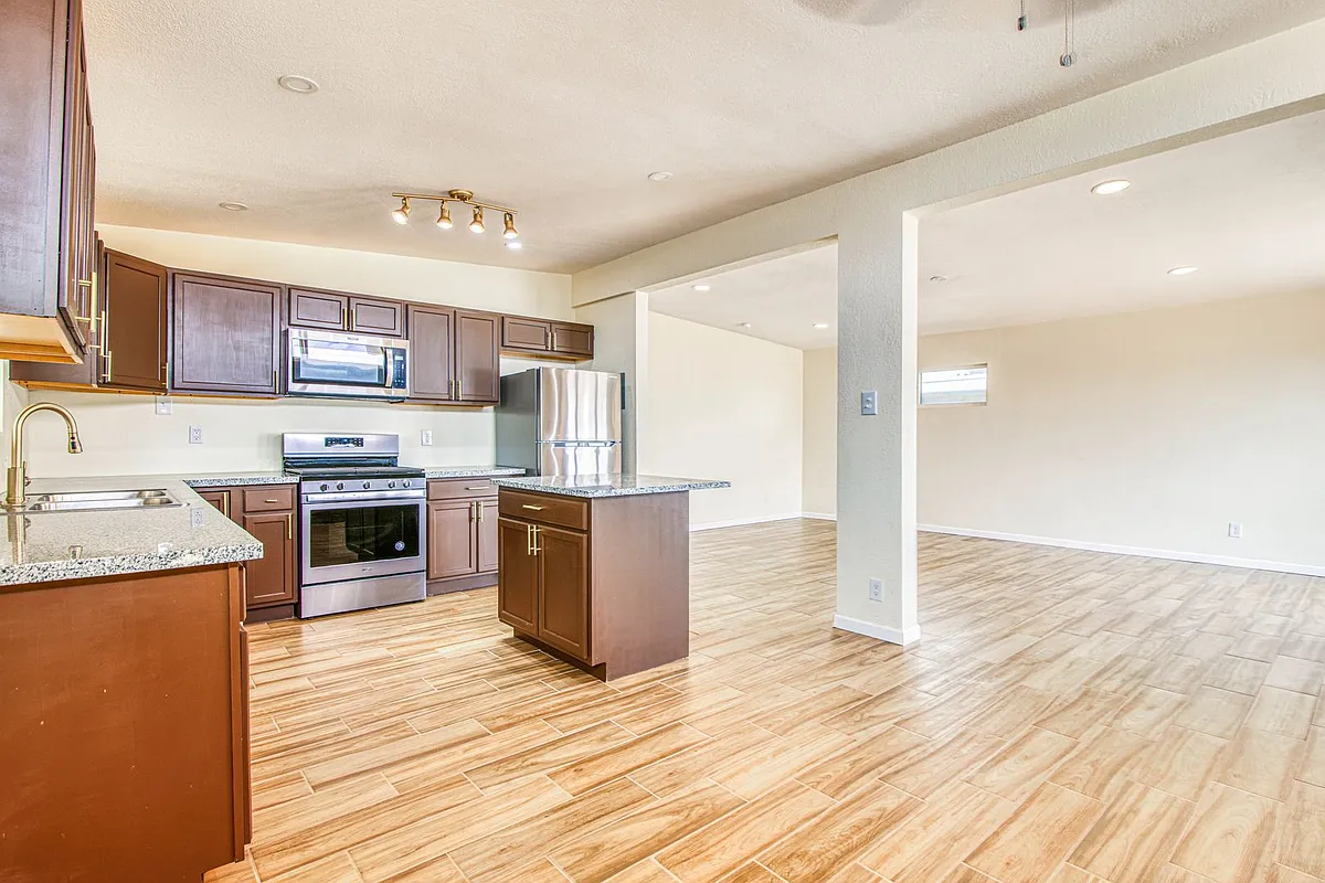 Building Photo - 8818 Mount Elbert Dr