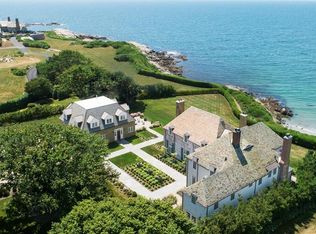 41 Ledge Rd, Newport, RI 02840