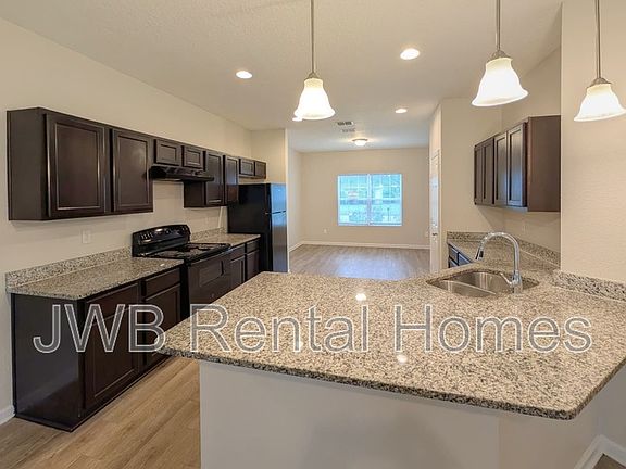 3rd image of 5651 Norde Dr W