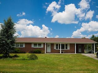 33434 Croweville Dr, Glade Spring, VA 24340