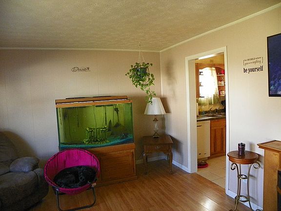 3rd image of 2110 Wichert Dr