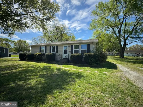 6 W Chestnut St, Delmar, MD 21875