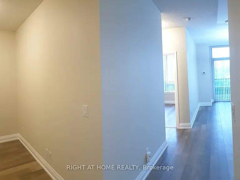 7165 Yonge St #317 — Photo 16