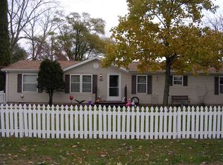9914 N Happiness Dr, Syracuse, IN 46567