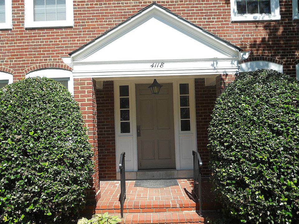 only 4 condos in the bldng!
