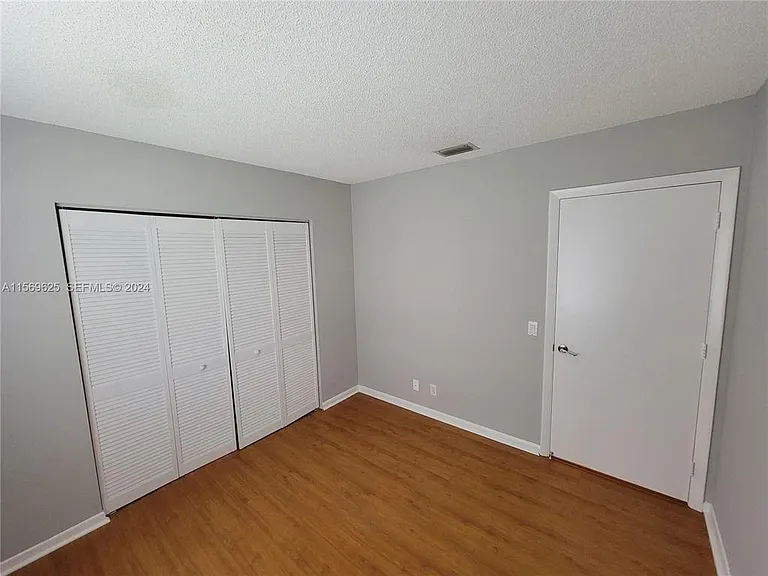928 Falling Water Rd — Photo 19