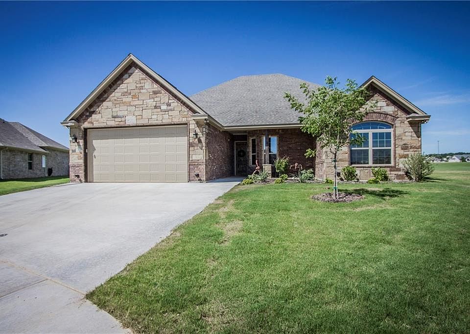 1st image of 2029 Clive Dr