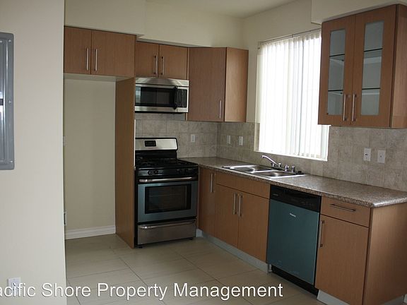 4th image of 16023 Vanowen St APT 4