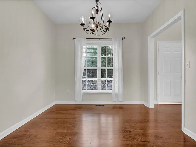 1010 Meridian Dr — Photo 8
