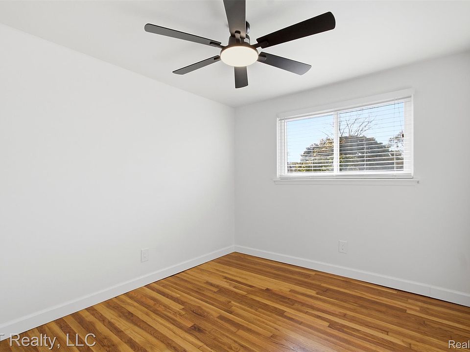 27116 Selkirk St, photo 22