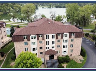 3620 186th St APT 202, Lansing, IL 60438