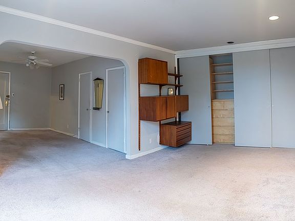 5th image of 58 Grace Ave APT 3M