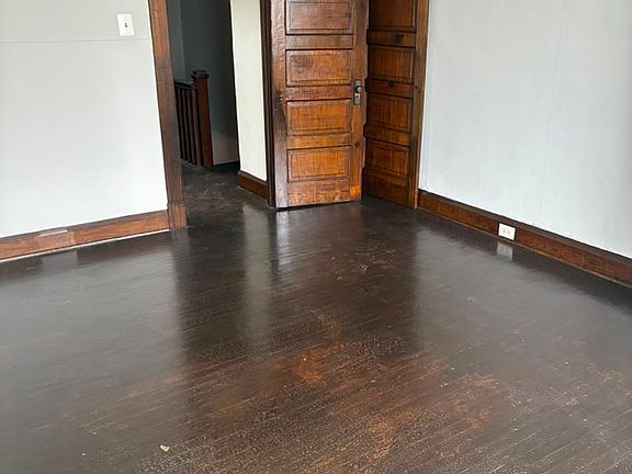 3rd image of 3108 E Monument St