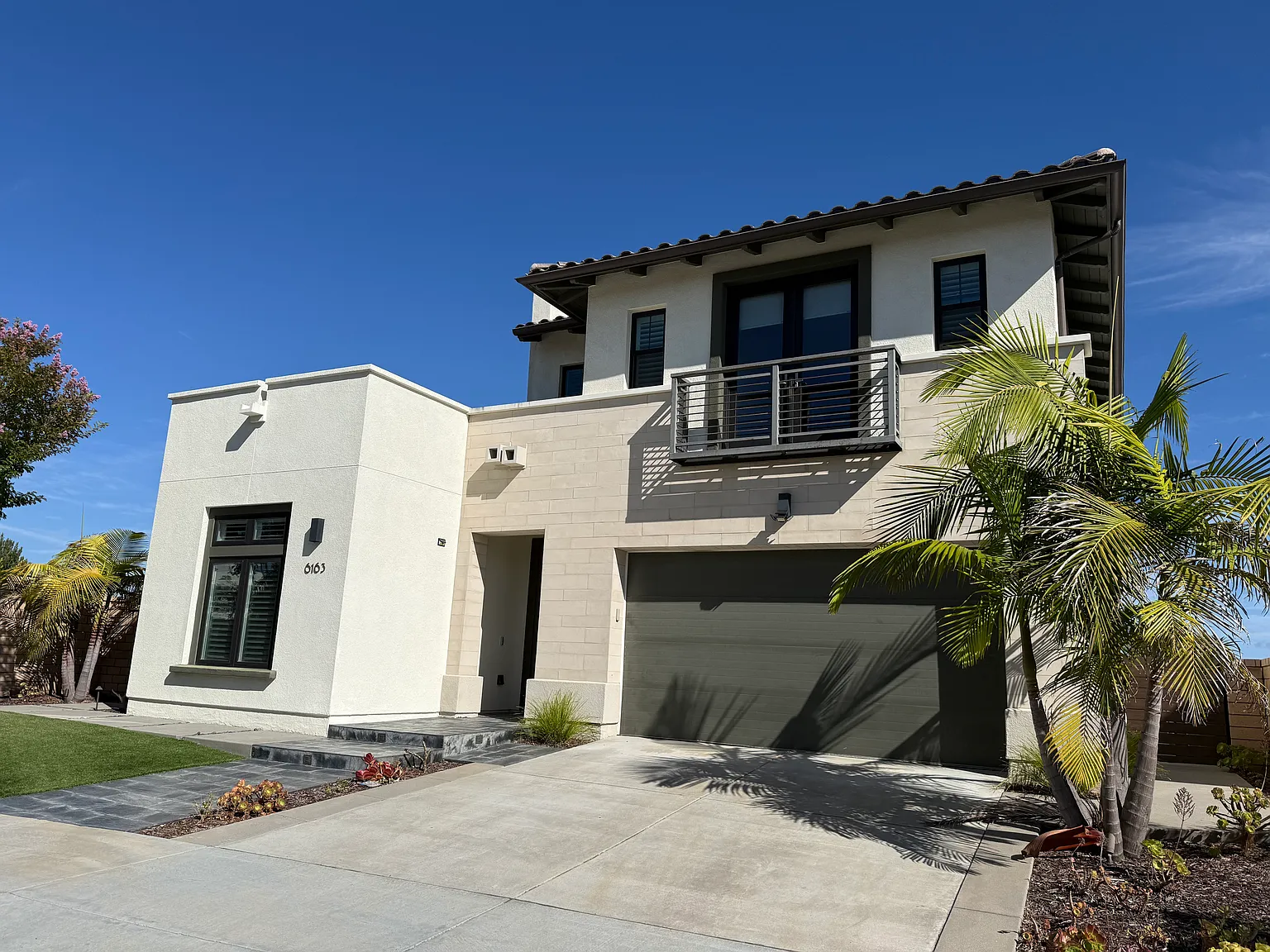 4 bed, 3379 sqft, $9,998 — Photo 1