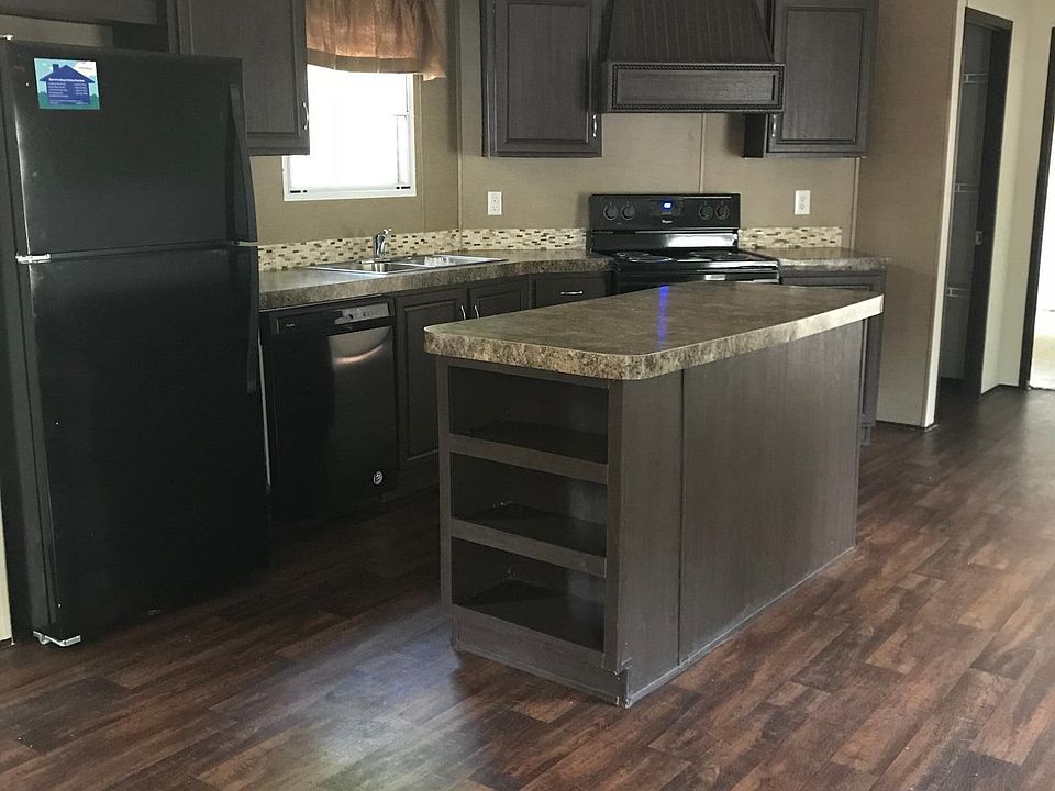 KITCHEN ISLAND, ENOUGH COUNTER SPACE, ENERGY EFFICIENT APPLI
