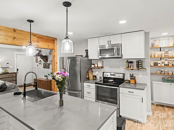 5th image of 2097 Ala Ln