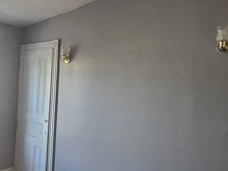 527 Windsor St #2 — Photo 3