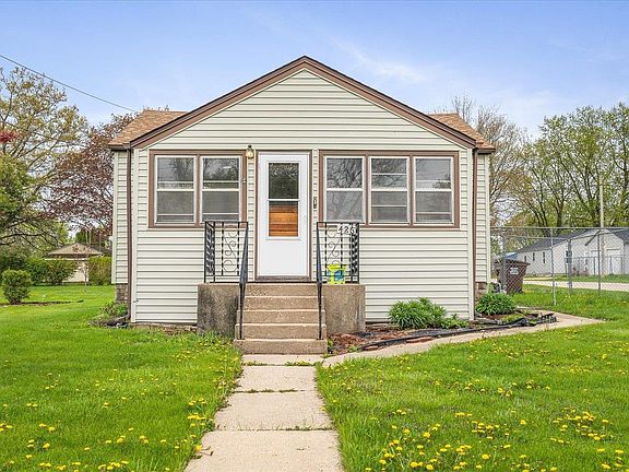 3rd image of 426 Vincent Ave