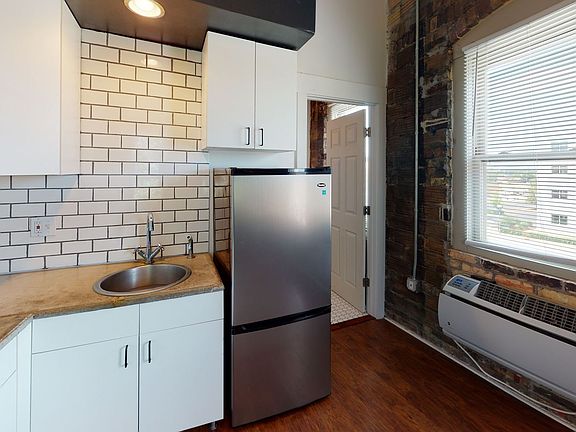 5th image of 108 S Hosmer St APT 33
