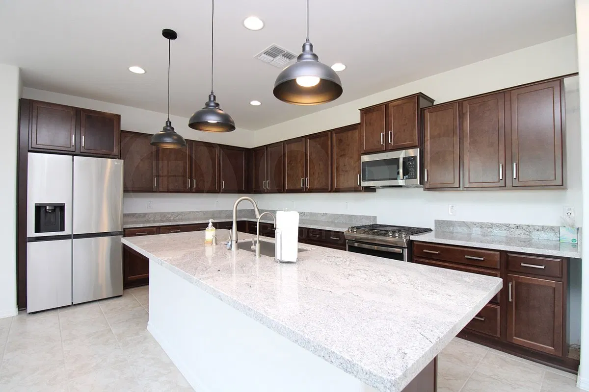 4 bed, 3.0 bath, 2319 sqft, $2,549 — Photo 3