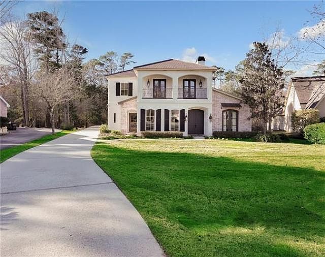 1st image of 146 Fontainbleau Dr