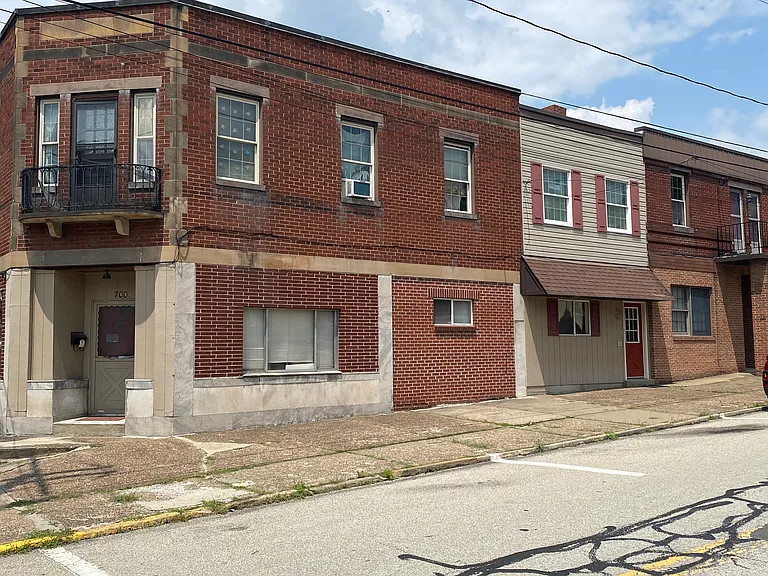 700 Brinton Ave #B — Photo 1