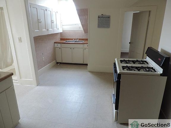 5th image of 640 Howard Ave Fl 3