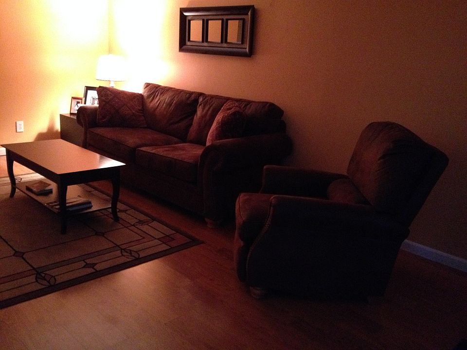 Living Room (FrontDoor View)