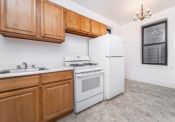 4th image of 2680 30th St APT 3G