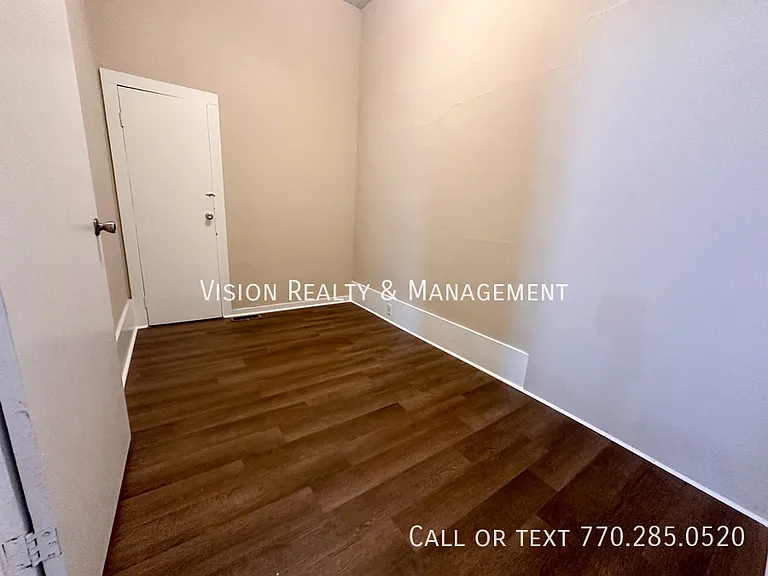 112B Peachtree St — Photo 10
