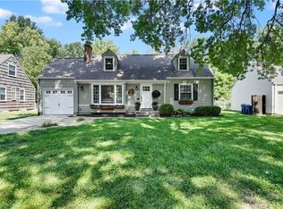 5020 Tomahawk Rd, Prairie Village, KS 66208