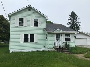 319 Schoolcraft Ave, Manistique, MI 49854