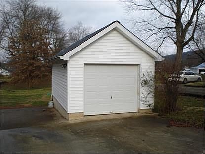 2nd image of 908 N Main St