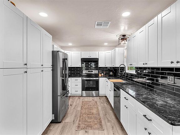 4th image of 1136 County Street 2966