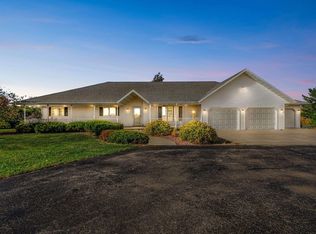 W1878 Hillside Dr, Pulaski, WI 54162